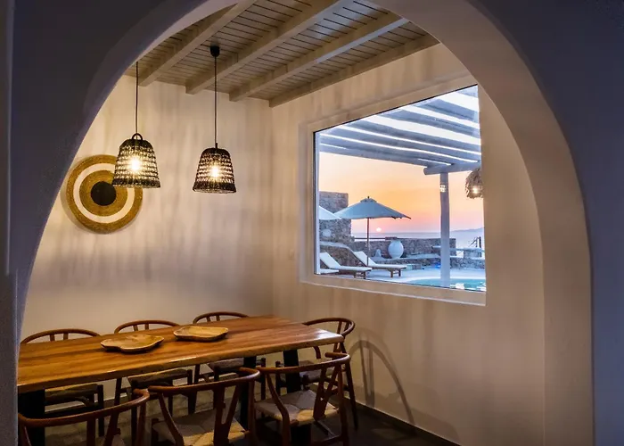 Thalia Luxe 4-bedroom Pool